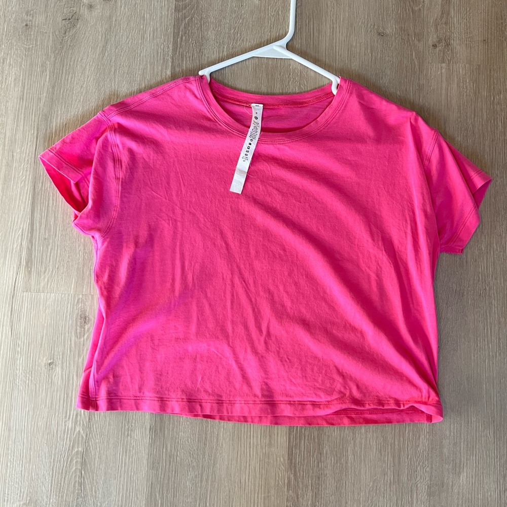 Lululemon Sonic Pink Cropped Tee